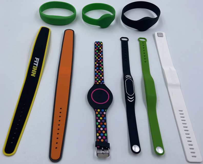 RFID Wristband 13.56 IC nfc Access Silicone Bracelet with color custom /black/white smart band