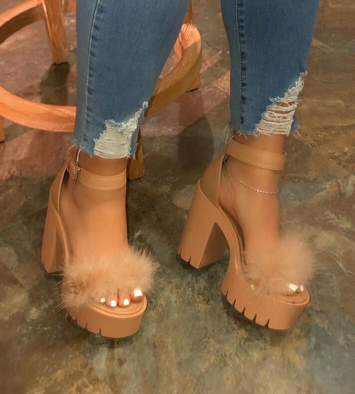 2019 wholesale personalized fashionable women sandals with thick heels