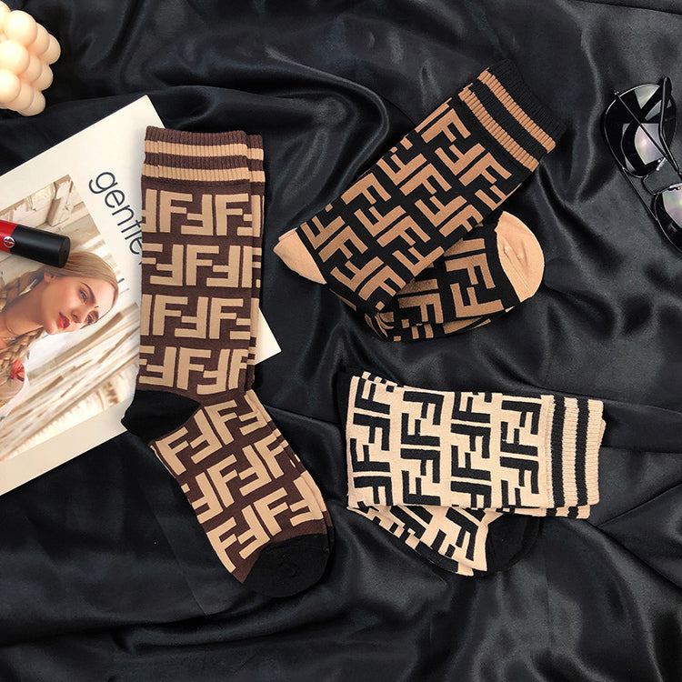 Wholesale socks women's crew socks new style ladies cotton a letter pattern design brand name